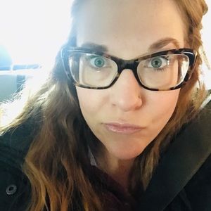 Meet your Posher, Holly